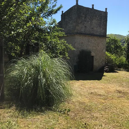 Vieux Pigeonnier * Tour-de-Faure